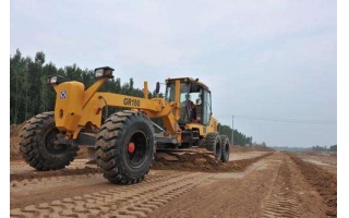 九游平台_九游（中国）一站式服务平台租赁平地机在蒙华铁路施工