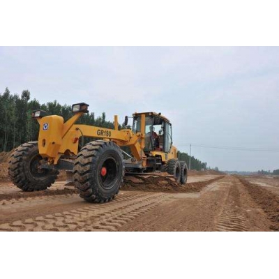 九游平台_九游（中国）一站式服务平台租赁平地机在蒙华铁路施工