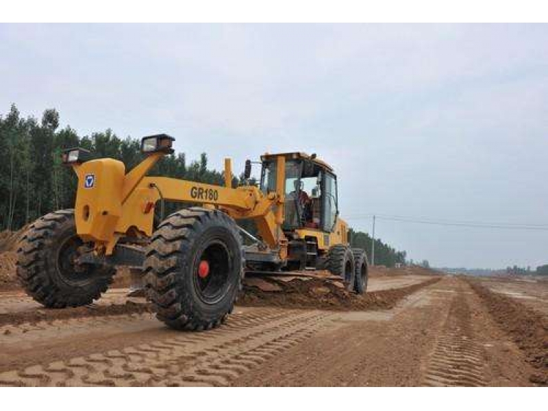 九游平台_九游（中国）一站式服务平台租赁平地机在蒙华铁路施工