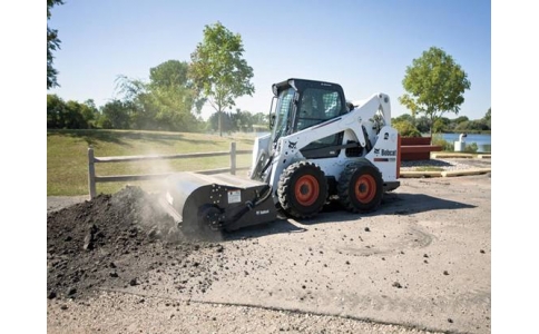 山猫清扫机租赁，济南滑移清扫机出租